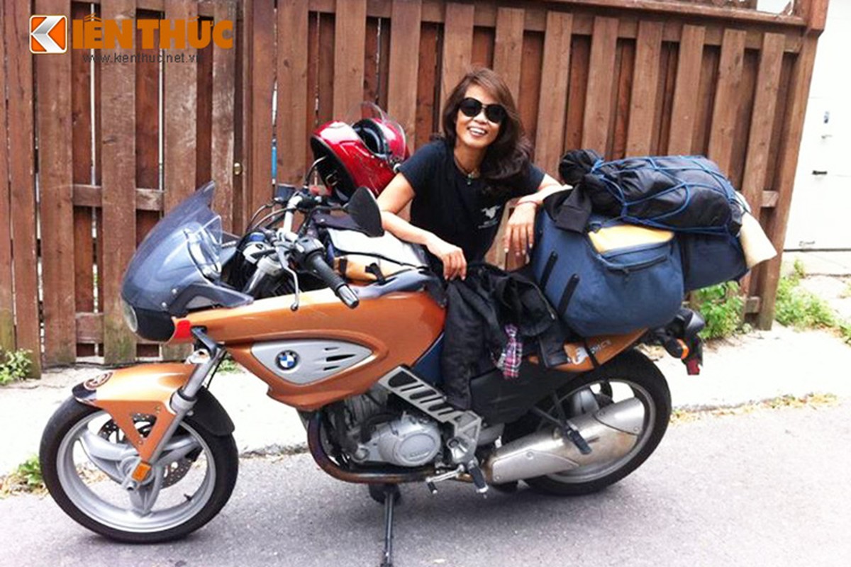 Nu biker Viet chay moto PKL di khap noi tren The gioi-Hinh-8